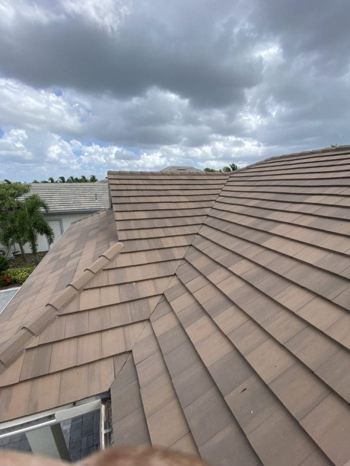 Shingle roofing installation in Fort Myers by Robertson Roofing highlighting durability, energy efficiency, and storm resistance.